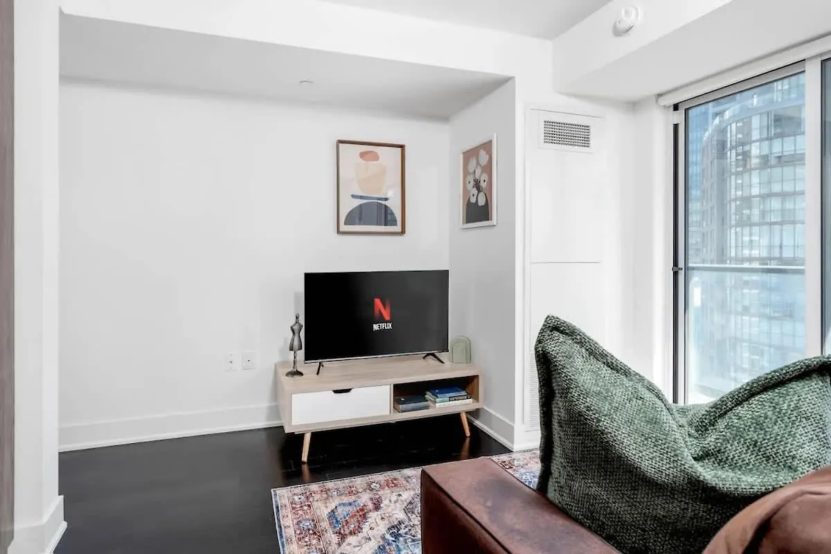 Easy Access 1Br On Bay Street Apartment Toronto 0*,  Canada