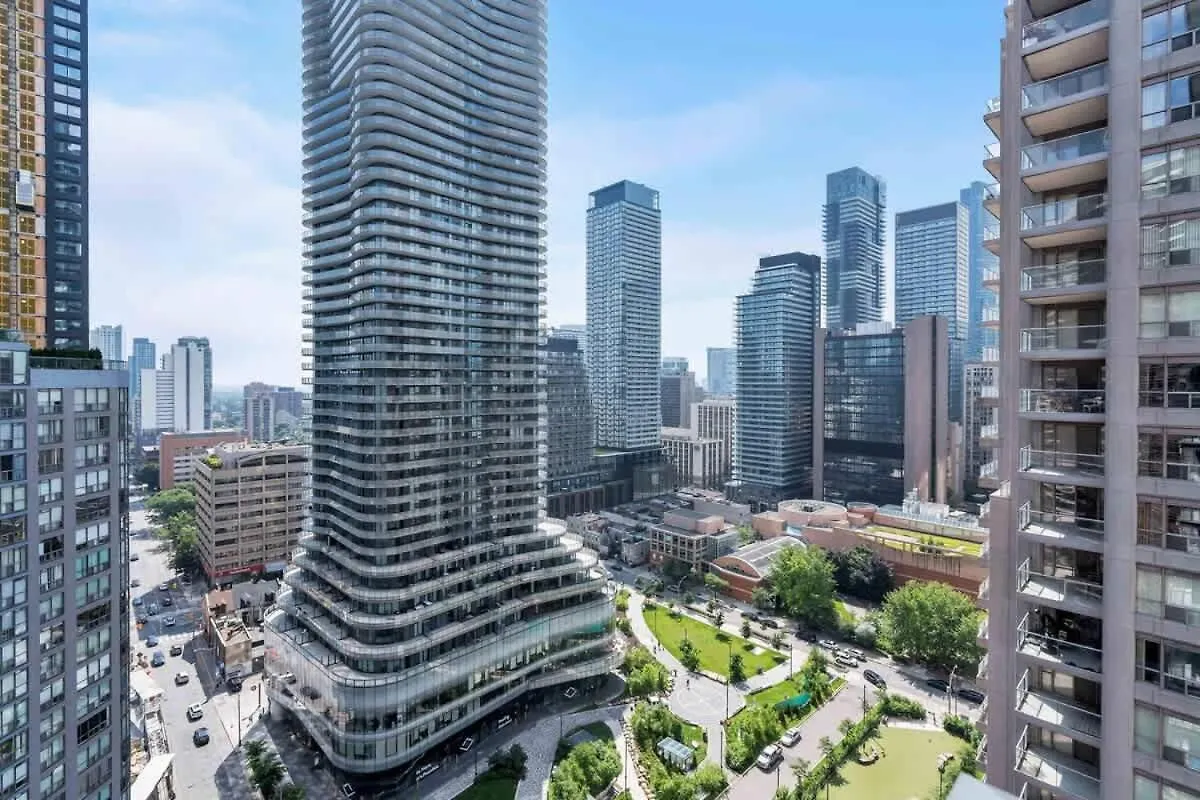 Easy Access 1Br On Bay Street Apartment Toronto