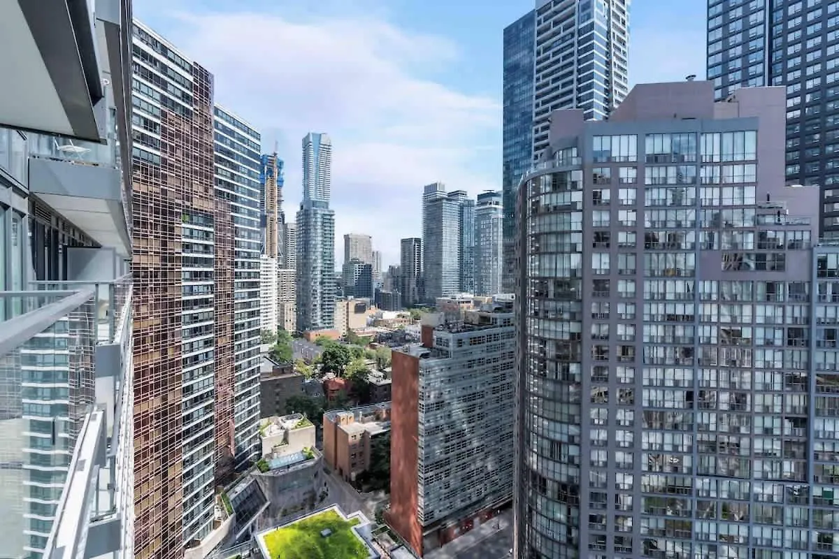 Easy Access 1Br On Bay Street Apartment Toronto