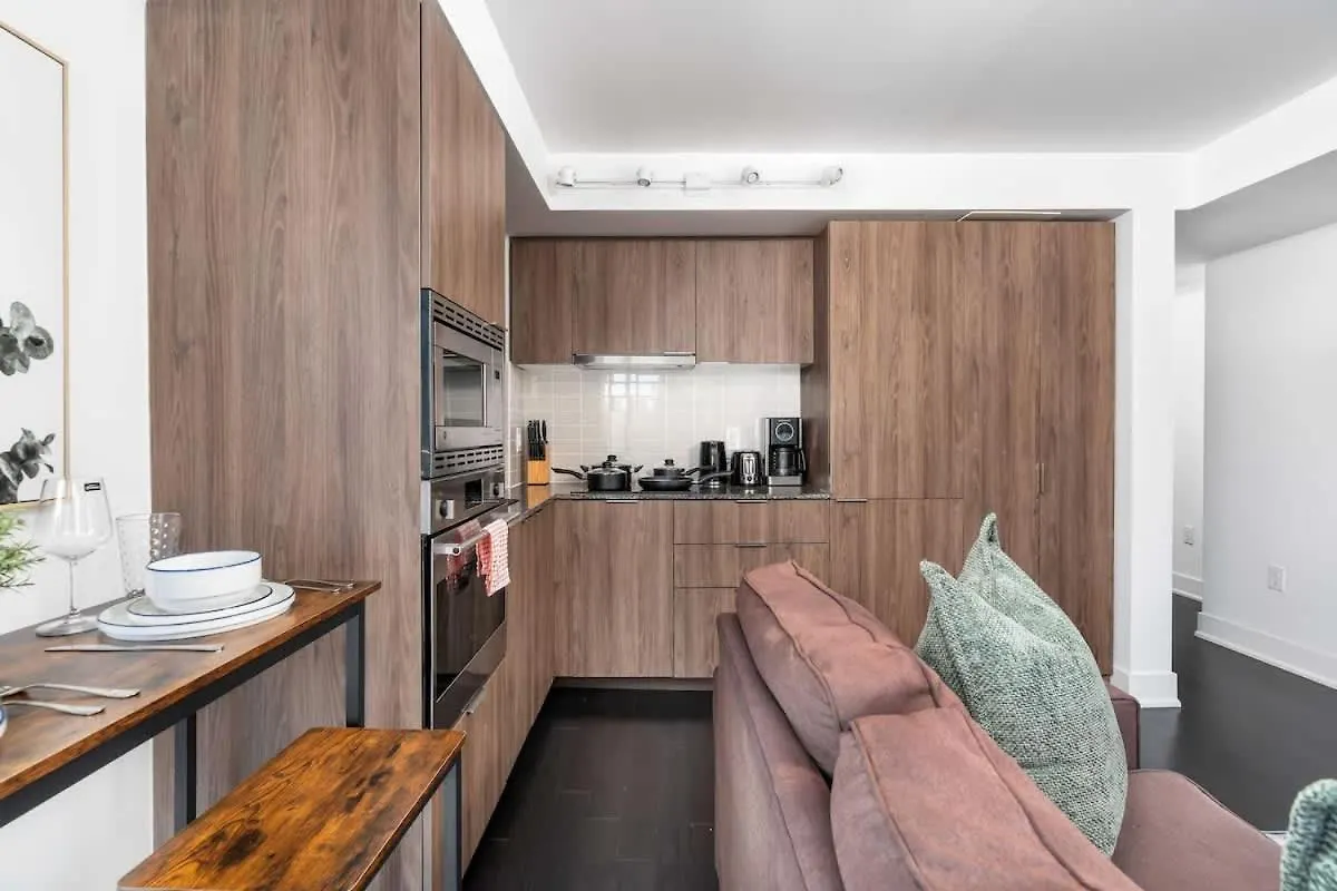 Easy Access 1Br On Bay Street Apartment Toronto
